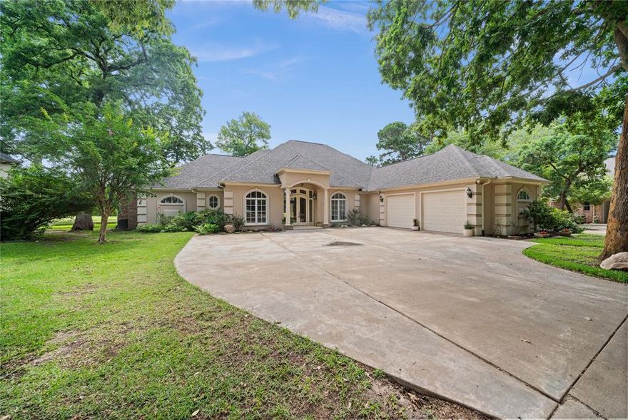 This lovely lot in Eagles Bluff is situated right on the 10th fairway, just a short walk from a beautiful duck pond. Built by Mike Brattloff, this custom home showcases charming Mediterranean-style features both inside and out. As you enter, you’ll bewelcomed by a spacious entryway with a stunning dome ceiling, alongside a formal dining area and a cozy living room that offers lovely views of the well-kept golf course and the pond. The large kitchen is perfect for cooking enthusiasts, featuring elegant Travertine floors, granite countertops, and updated appliances. It leads to a cozy hearth room with floor-to-ceiling windows, providing expansive views of the 10th hole. One section of the house has a comfortable guest room designed for visitors or family, complete with its own nearby bathroom. There’s also a spacious utility room with lots of storage space and room for an extra fridge or freezer. On the opposite side of the home, you’ll find another cozy guest bedroom with its own bathroom, along with a spacious primary suite featuring large windows and a private door that opens to a covered patio. The luxurious primary bathroom includes a large soaking tub, a walk-in shower, double sinks, and a fantastic walk-in closet. Upstairs, there’s a generous bonus room with a balcony and its own bathroom, all offering beautiful views of the golf course. This home is built with high-quality materials and unique finishes that will impress anyone who visits. It is listed at over $100,000 less than its assessed value, giving the new owner an excellent opportunity to make it their own with their personal style. Come enjoy golf, swimming, tennis, fitness facility and fine dining in this prestigious country club neighborhood.