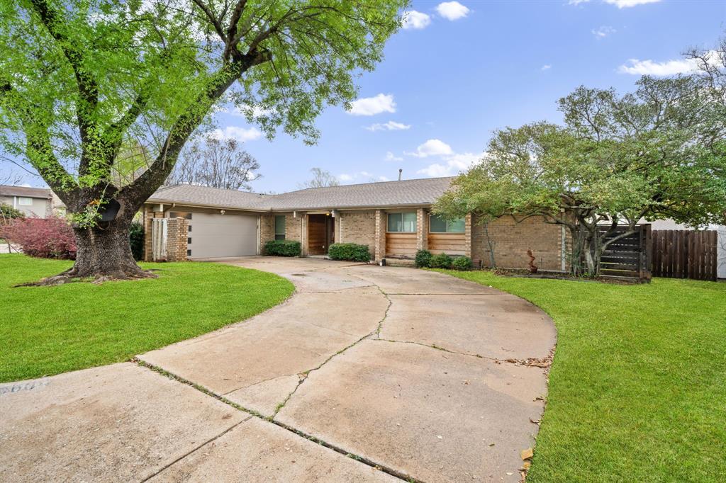 15606 Kingscrest Circle