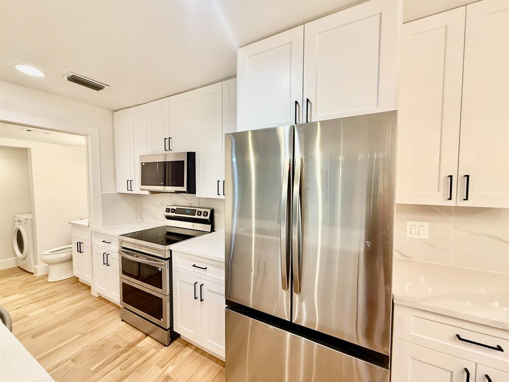 Bristle Cone Twnhs Conds - Residential Lease