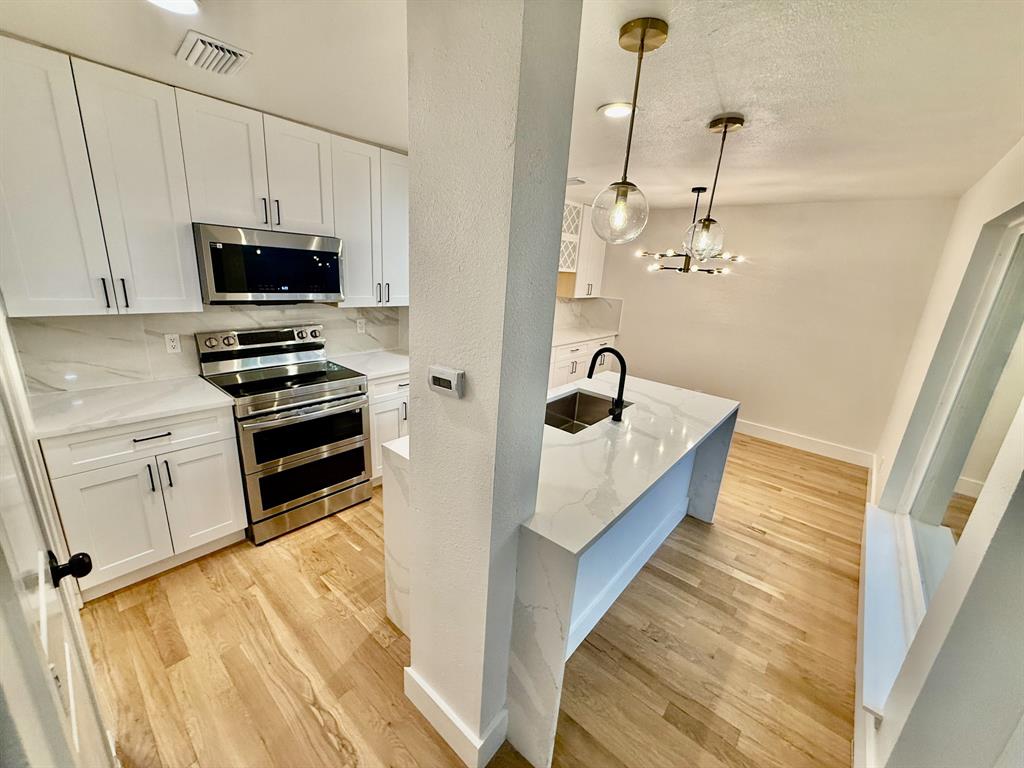 Bristle Cone Twnhs Conds - Residential Lease