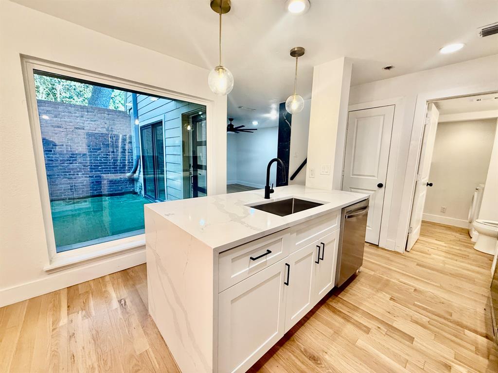 Bristle Cone Twnhs Conds - Residential Lease