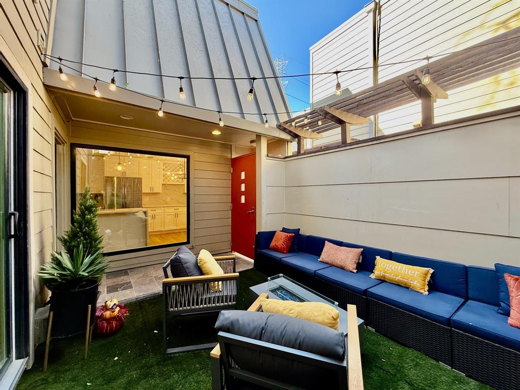 Bristle Cone Twnhs Conds - Residential Lease