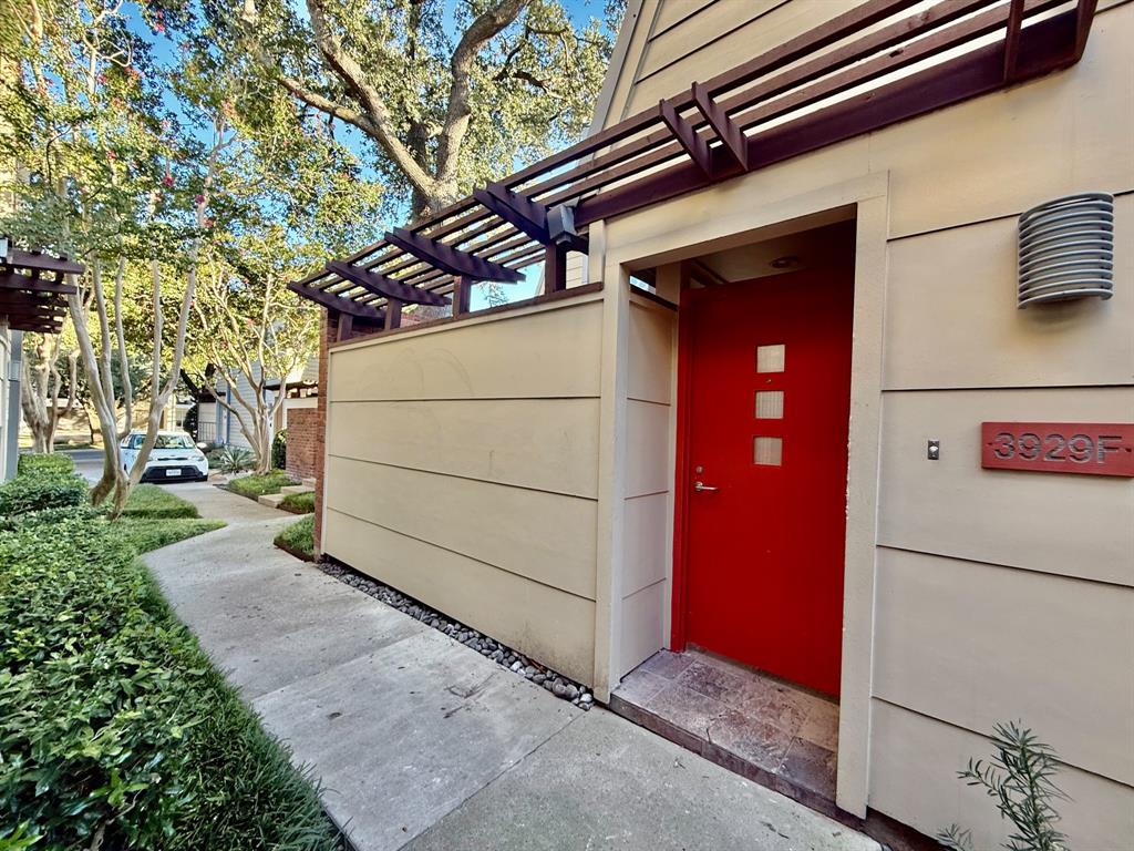 Bristle Cone Twnhs Conds - Residential Lease