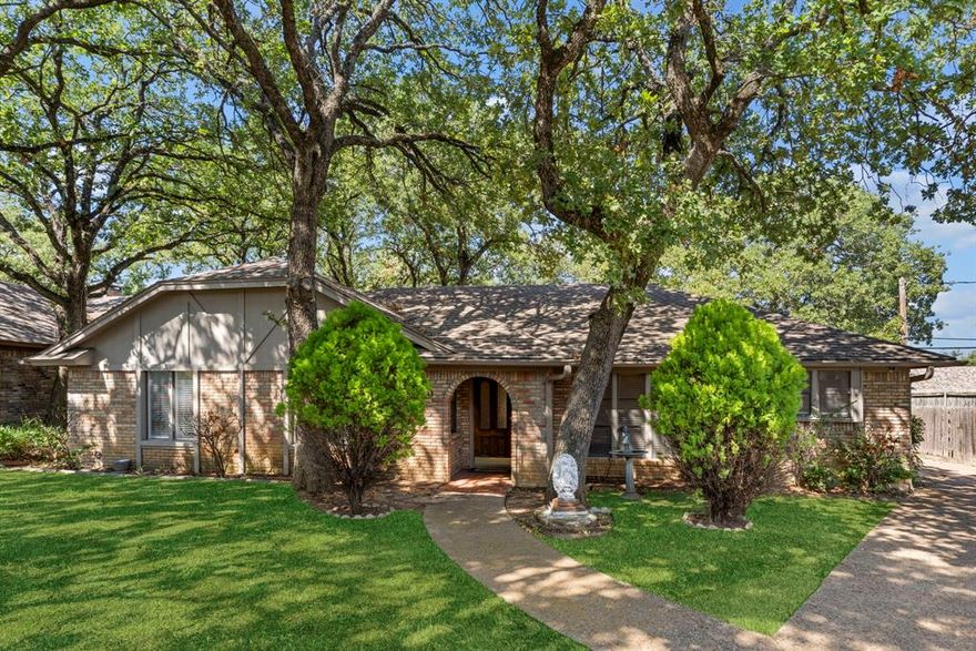 This 3-bedroom, 2 full bath property offers great potential and is being sold As-Is with some exceptions. Enjoy wooded outdoor living with a large backyard patio, perfect for grilling on Gameday! Large play area for children, or a pet's paradise. A great opportunity for buyers looking to customize a home to their taste. Don't miss out! Buyer to buy survey
Information is deemed reliable but not guaranteed. Buyers & Buyers Agent to verify all information including but not limited to room size, schools, all MLS data.