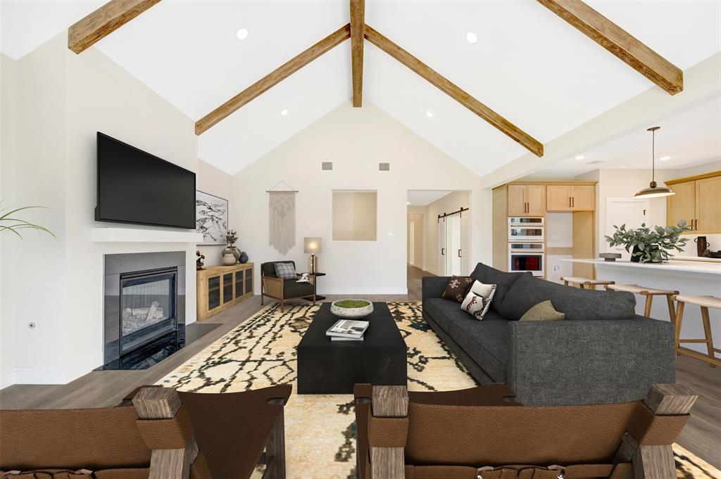 719 Emerald Heights