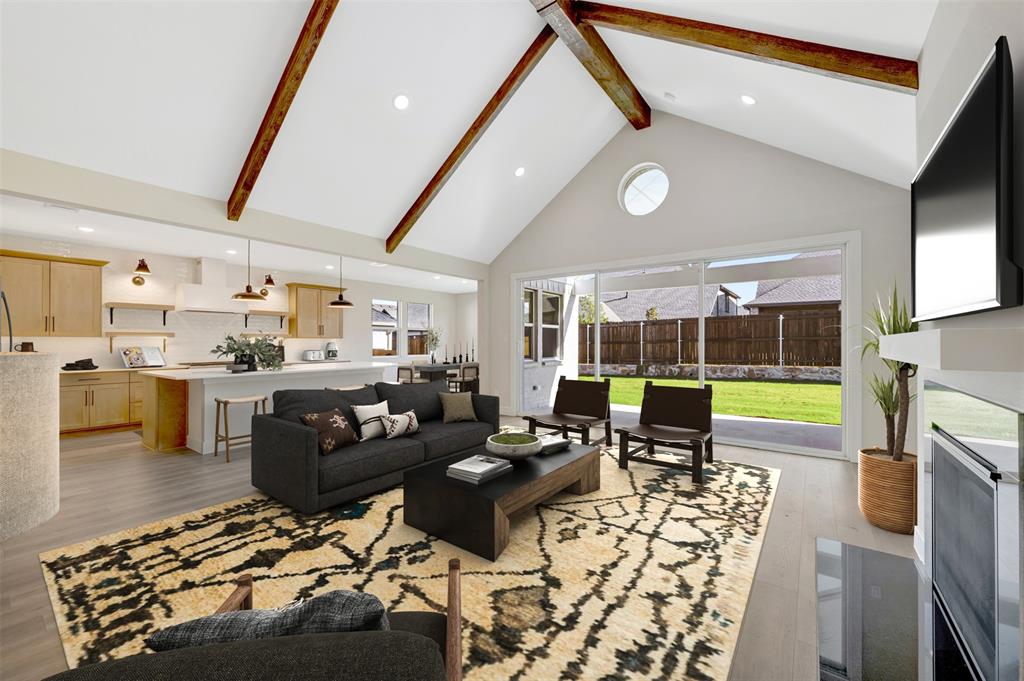 719 Emerald Heights