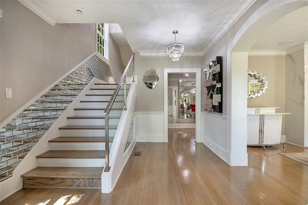 3210 Beverly Drive