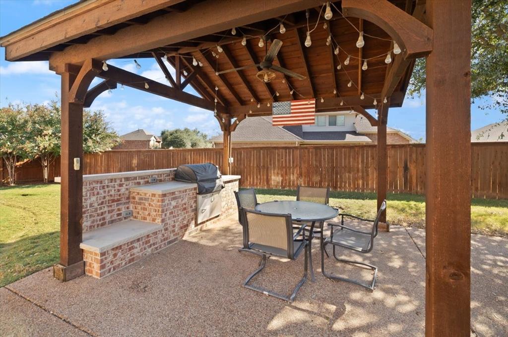 836 Sabine Trail