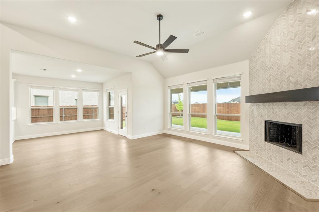 The Retreat at North Grove 70-75 - Residential