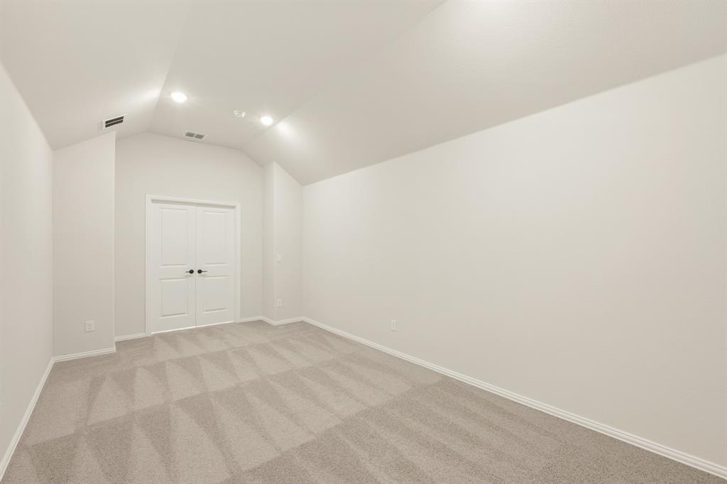 The Retreat at North Grove 70-75 - Residential