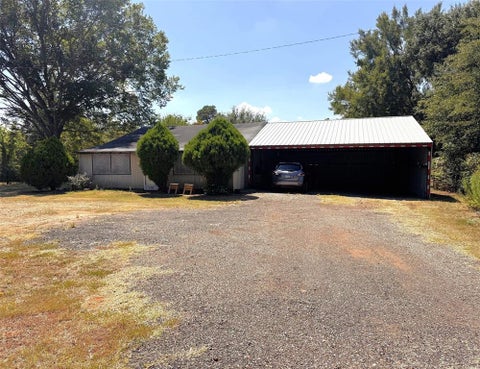Photo of 7205 N Hwy 271, Mount Pleasant, TX 75455 (MLS # 21392876)