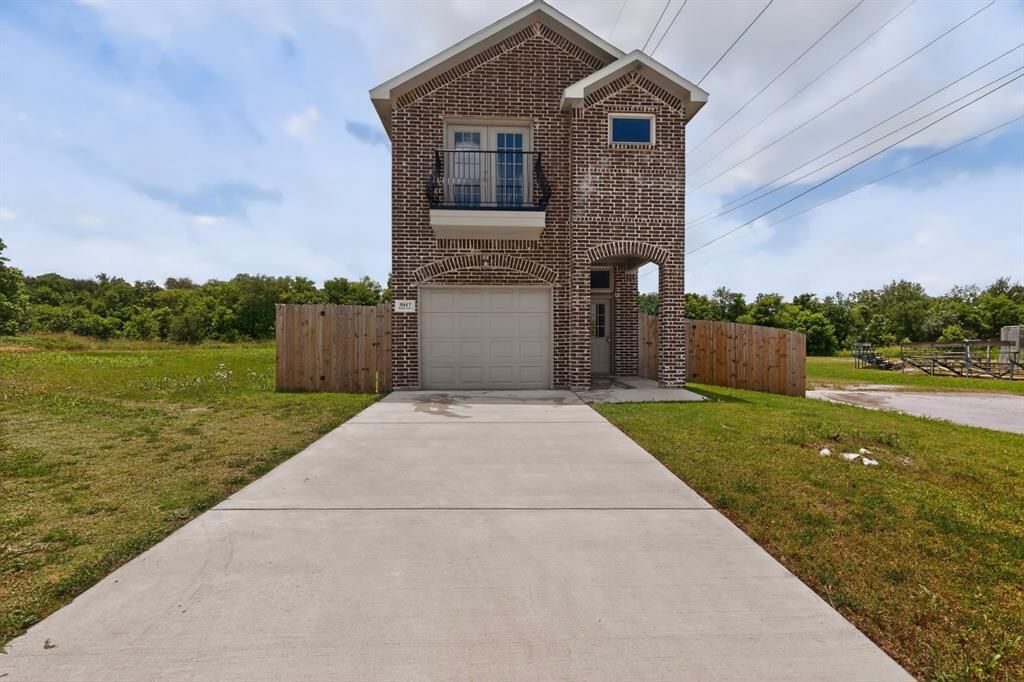 Photo of 5017 Pickett Street, Greenville, TX 75401 (MLS # 21299131)