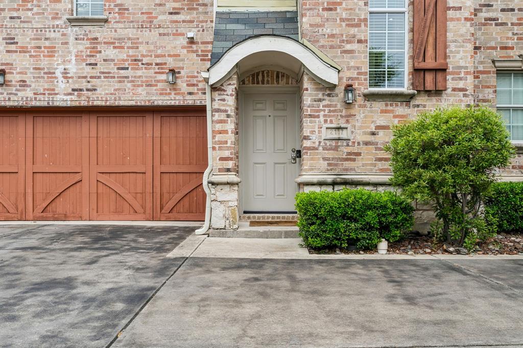 2117 Parkview