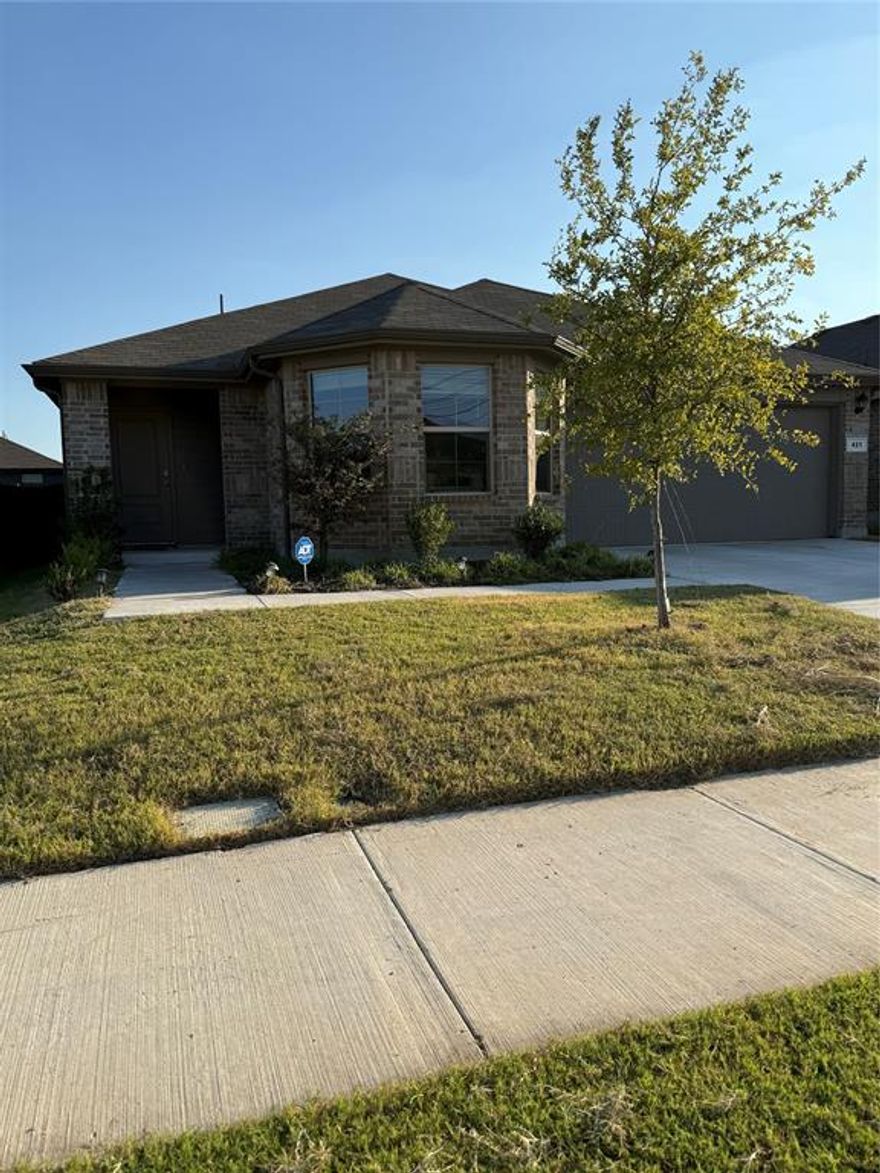 Welcome to this like-new 3 bedroom, 2 bathroom home built in 2023, located in the desirable Watersbend community of Fort Worth. This modern single-story offers an open-concept floor plan with a spacious living area, a contemporary kitchen featuring stainless steel appliances and ample cabinetry, and a private primary suite with a walk-in closet. Enjoy the energy efficiency and low-maintenance benefits of a newer build along with community amenities including a pool, parks, and walking trails. Conveniently situated near shopping, dining, and major highways, this home blends comfort, style, and convenience in one perfect package.