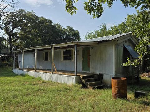 Photo of 905 E Sears Street, Denison, TX 75020 (MLS # 21049378)