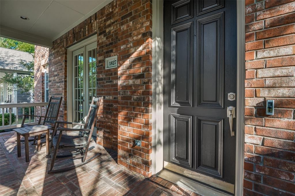1827 Auburn Drive