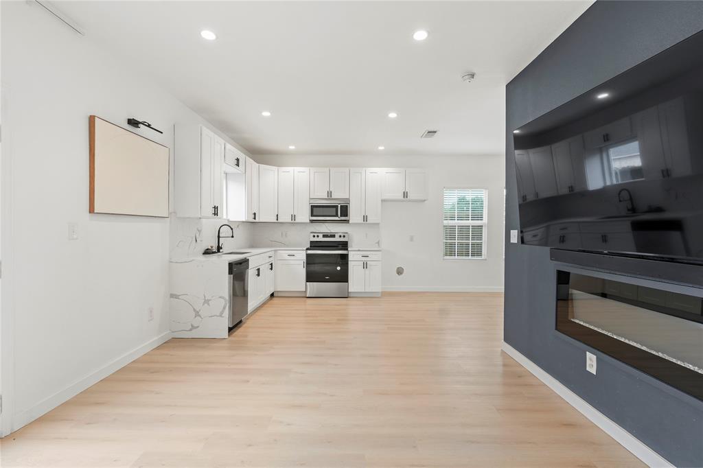 Lake Como Place - Residential