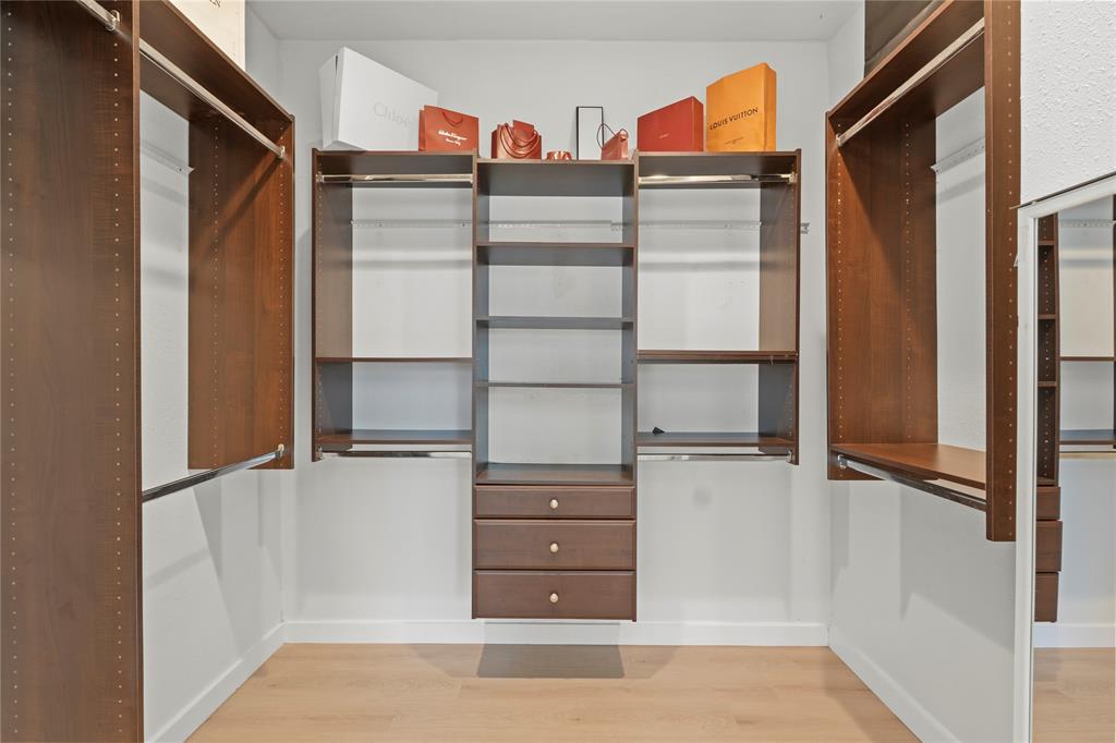 Lake Como Place - Residential