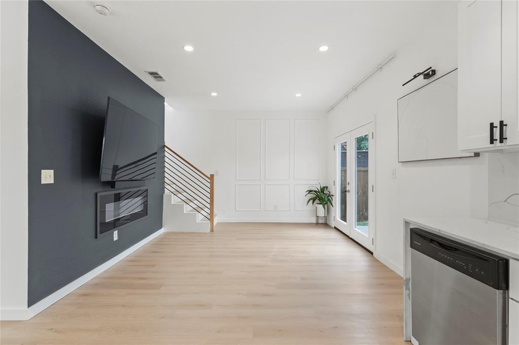 Lake Como Place - Residential