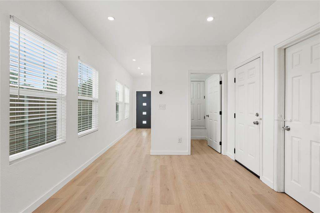 Lake Como Place - Residential