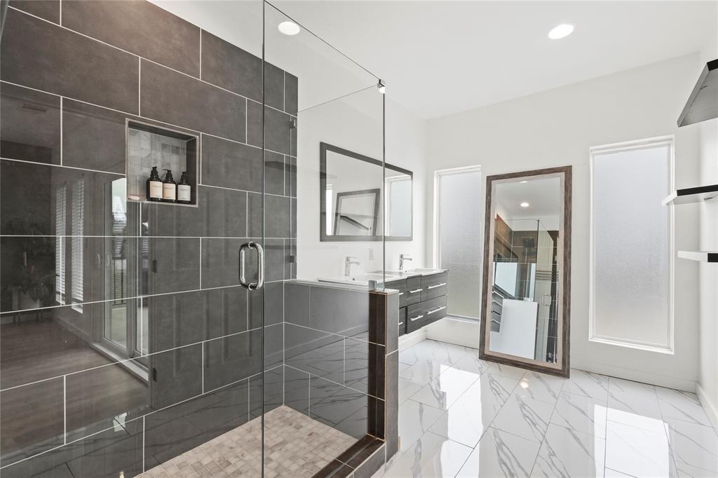 Lake Como Place - Residential