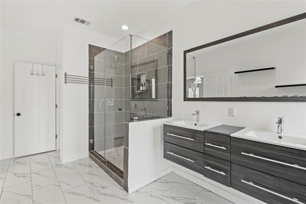 Lake Como Place - Residential