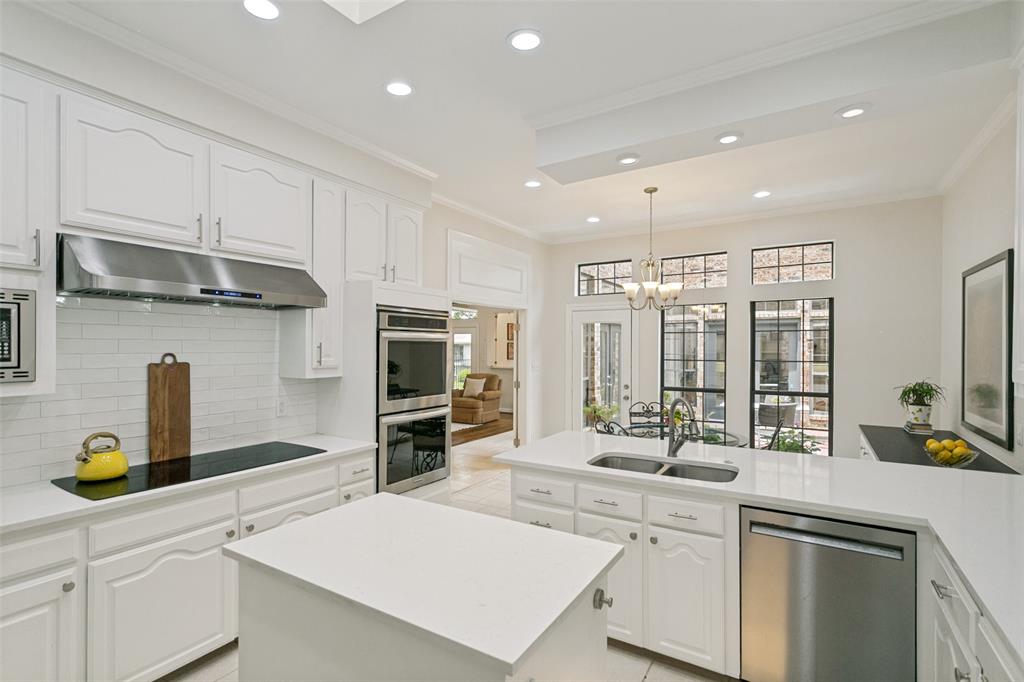 2717 Country Place