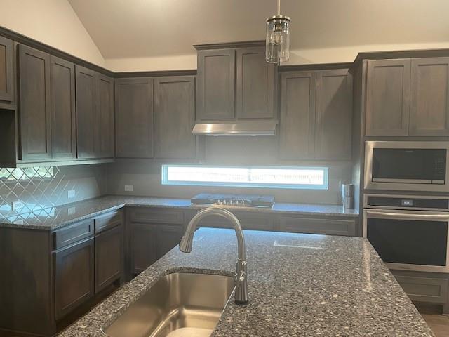 EDGEWOOD CREEK PHASE 1 - Residential Lease