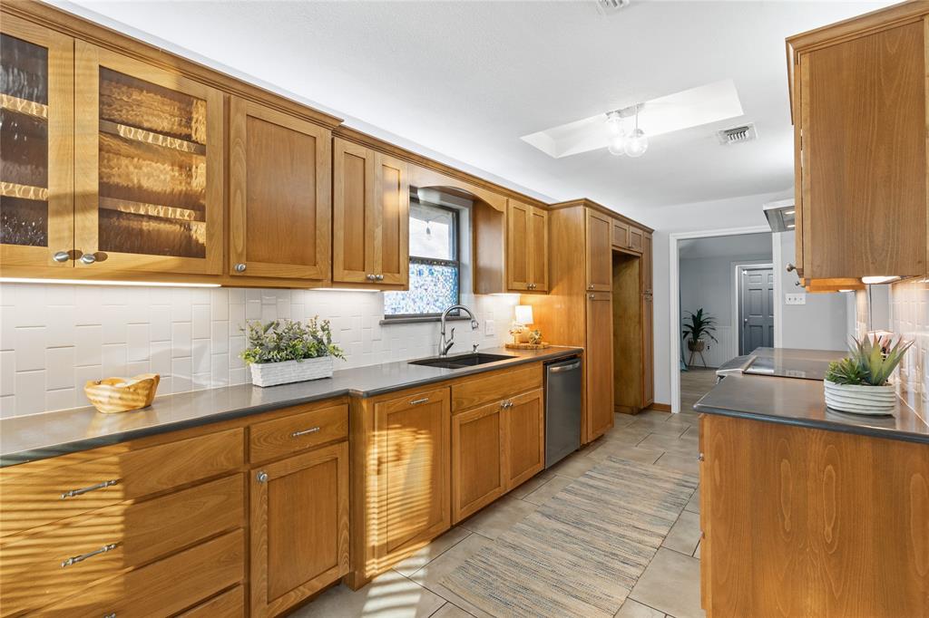 Keller, Texas 76248, United States, 3 Bedrooms Bedrooms, ,2 BathroomsBathrooms,Residential,Pending,14690