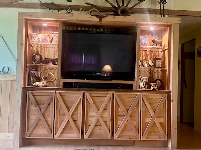 North 707 Ranchetts - Residential