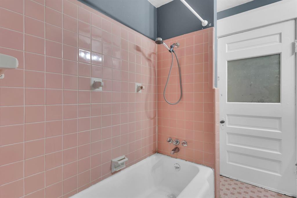 O T Ennis - Commercial Sale