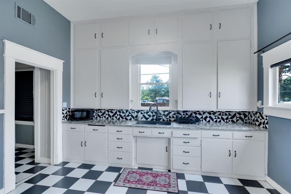 O T Ennis - Commercial Sale