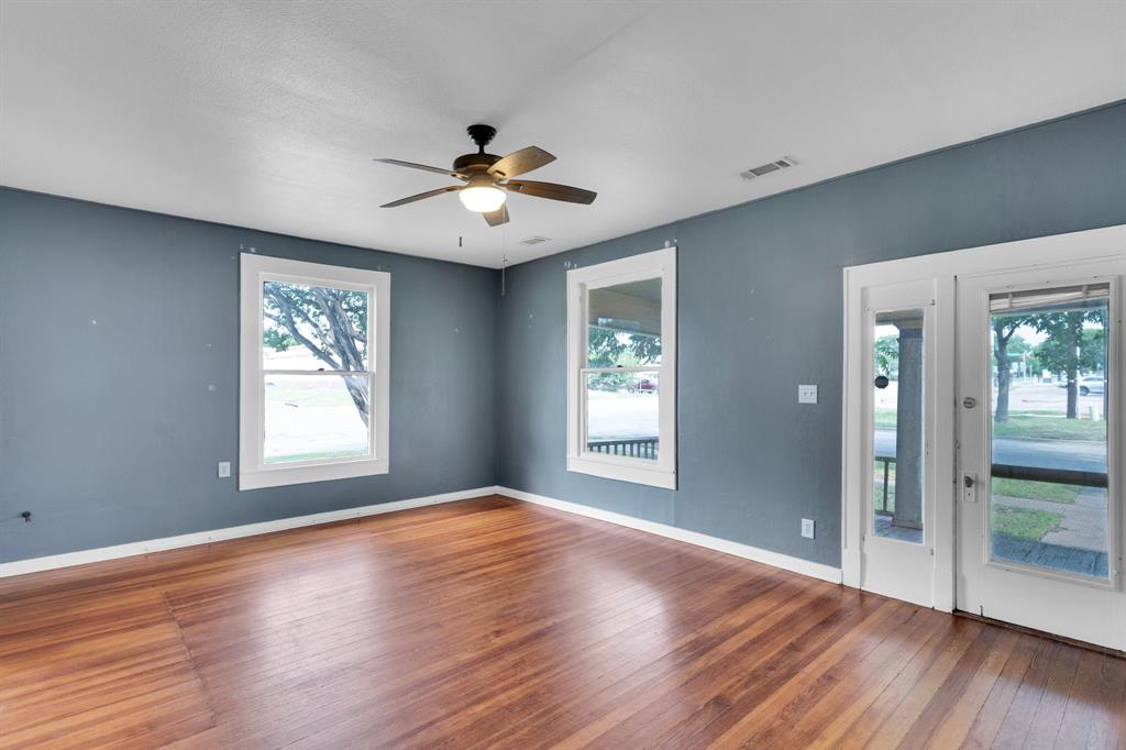 O T Ennis - Commercial Sale