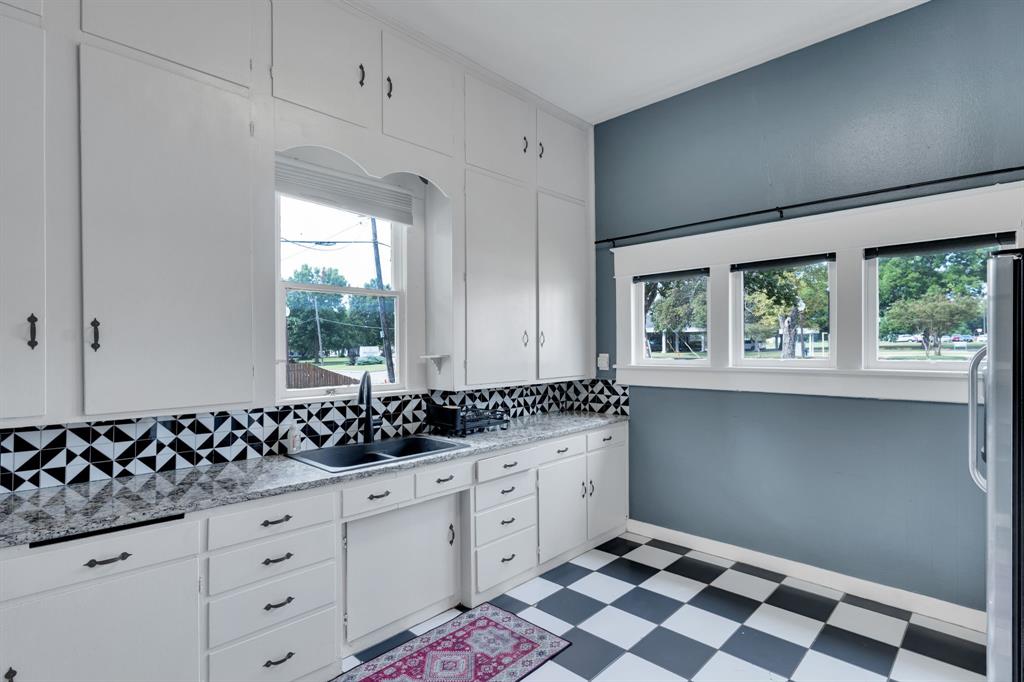 O T Ennis - Commercial Sale