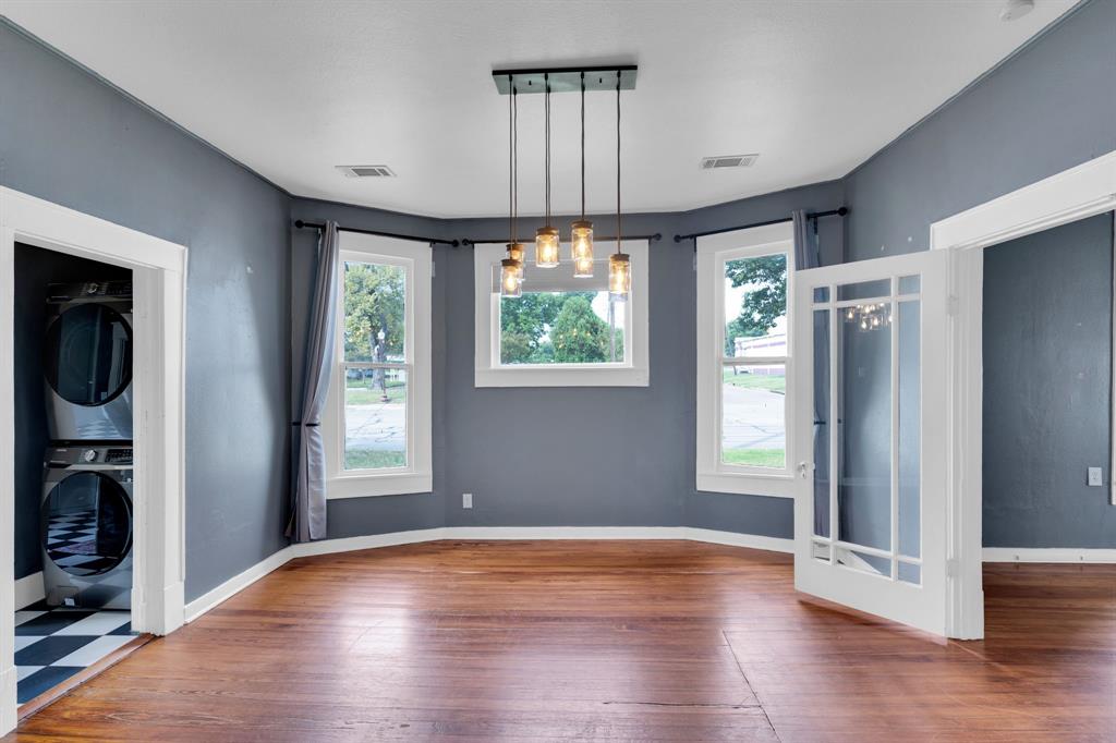 O T Ennis - Commercial Sale