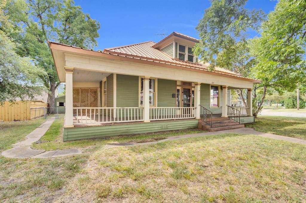 607 W Brown Street