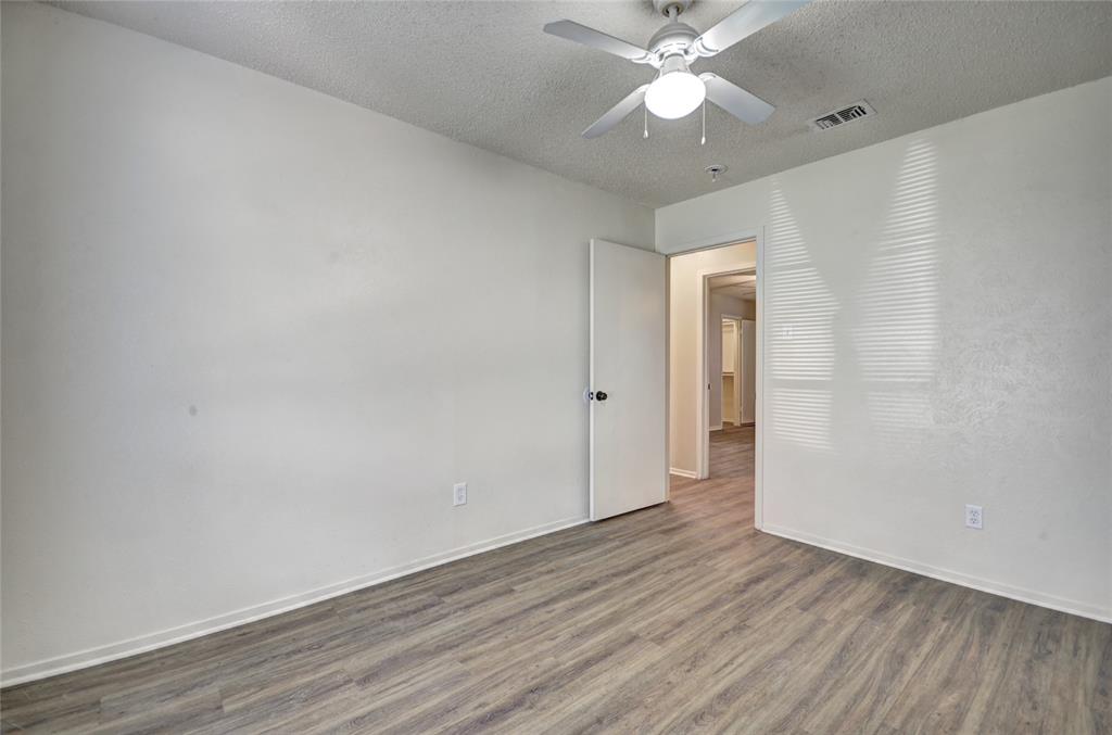 Oakwood Park East Add - Residential Lease