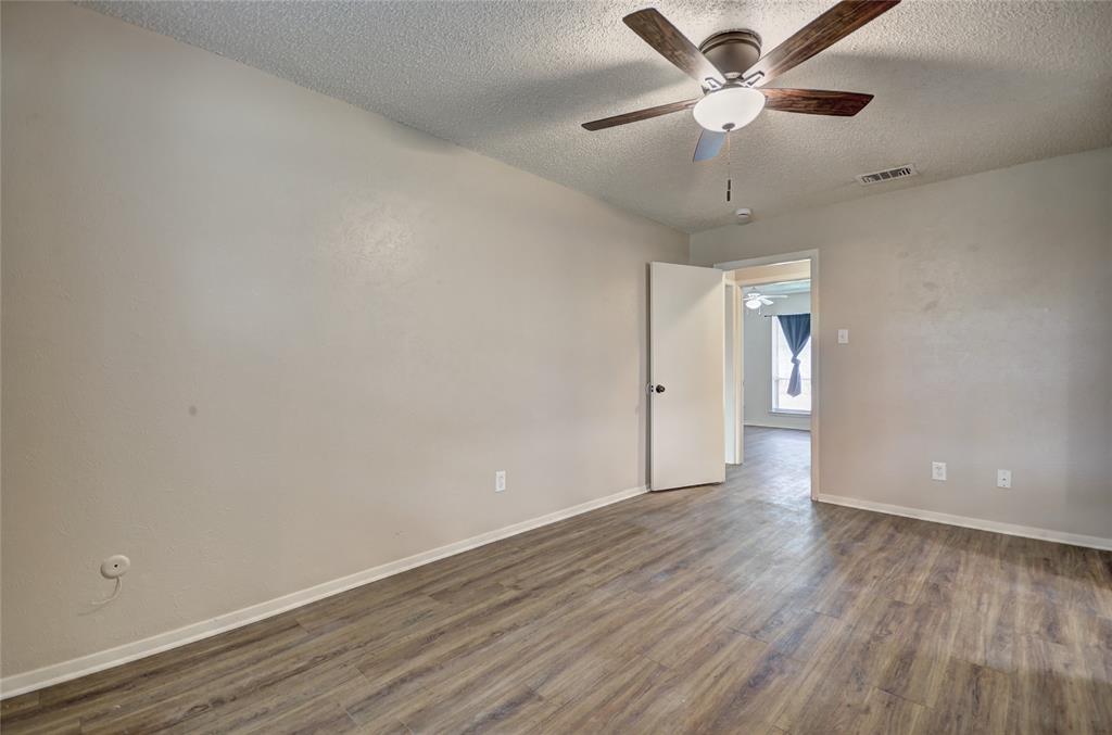 Oakwood Park East Add - Residential Lease