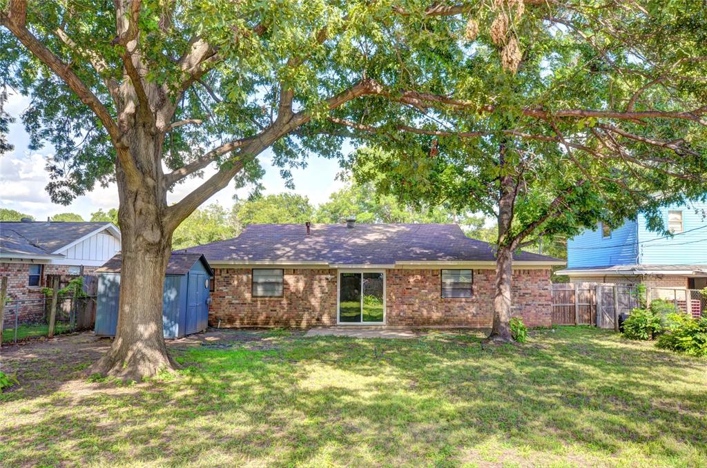 Oakwood Park East Add - Residential Lease