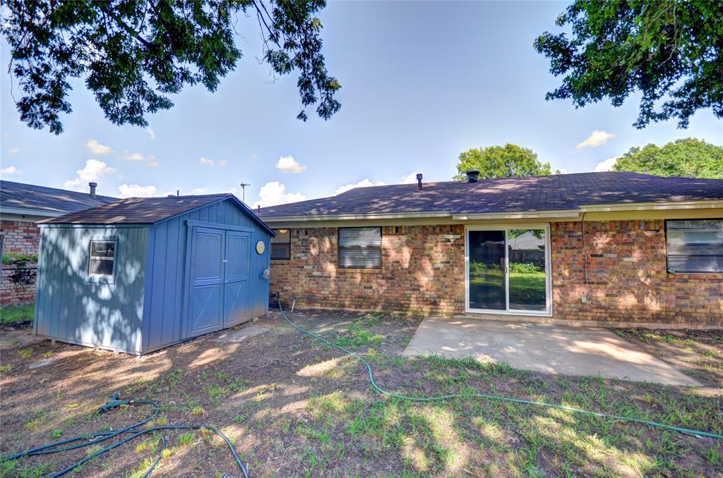 Oakwood Park East Add - Residential Lease