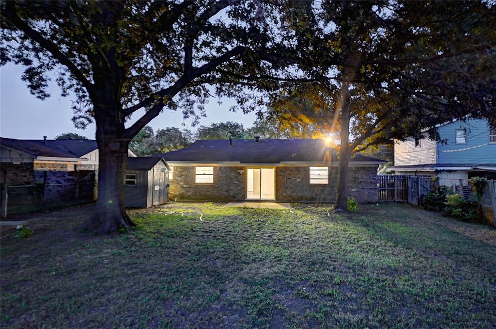 Oakwood Park East Add - Residential Lease