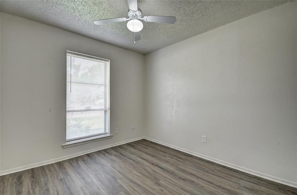 Oakwood Park East Add - Residential Lease