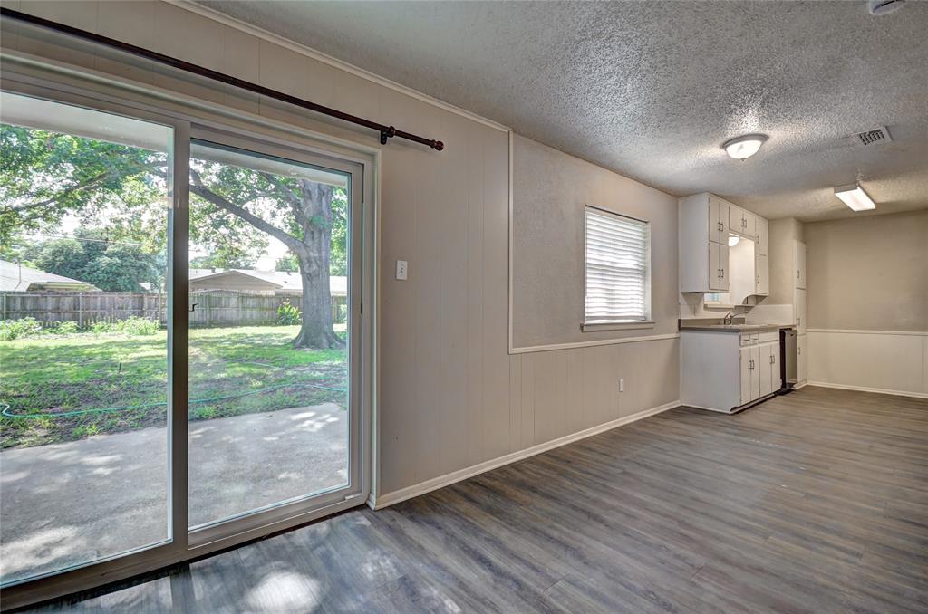 Oakwood Park East Add - Residential Lease