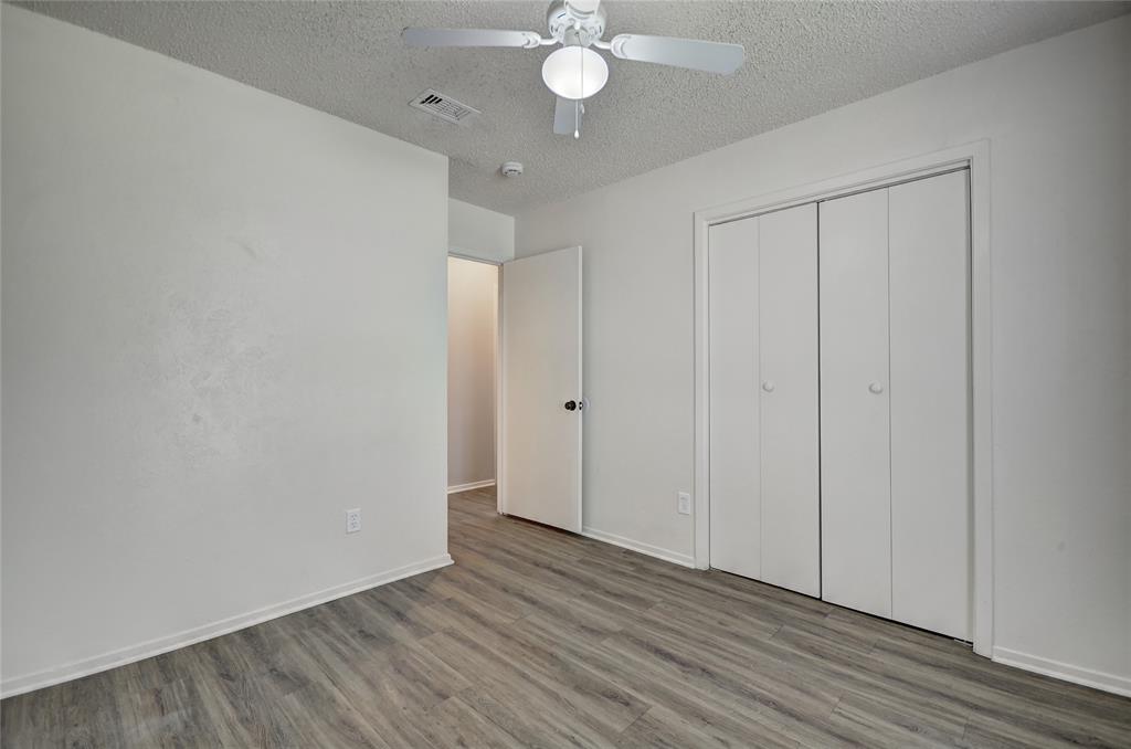 Oakwood Park East Add - Residential Lease