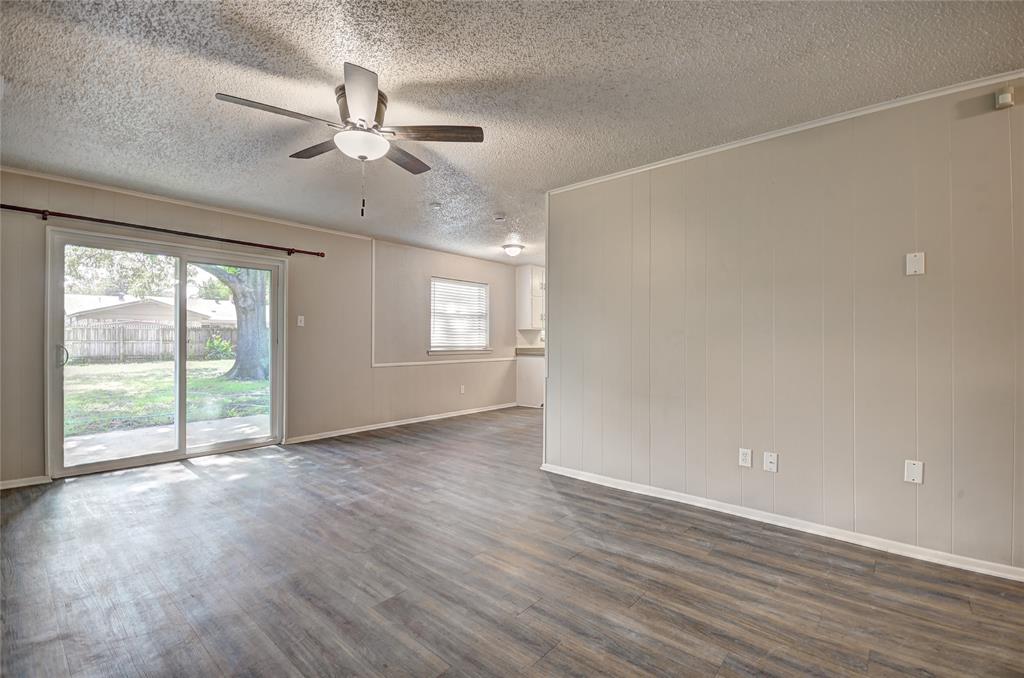 Oakwood Park East Add - Residential Lease