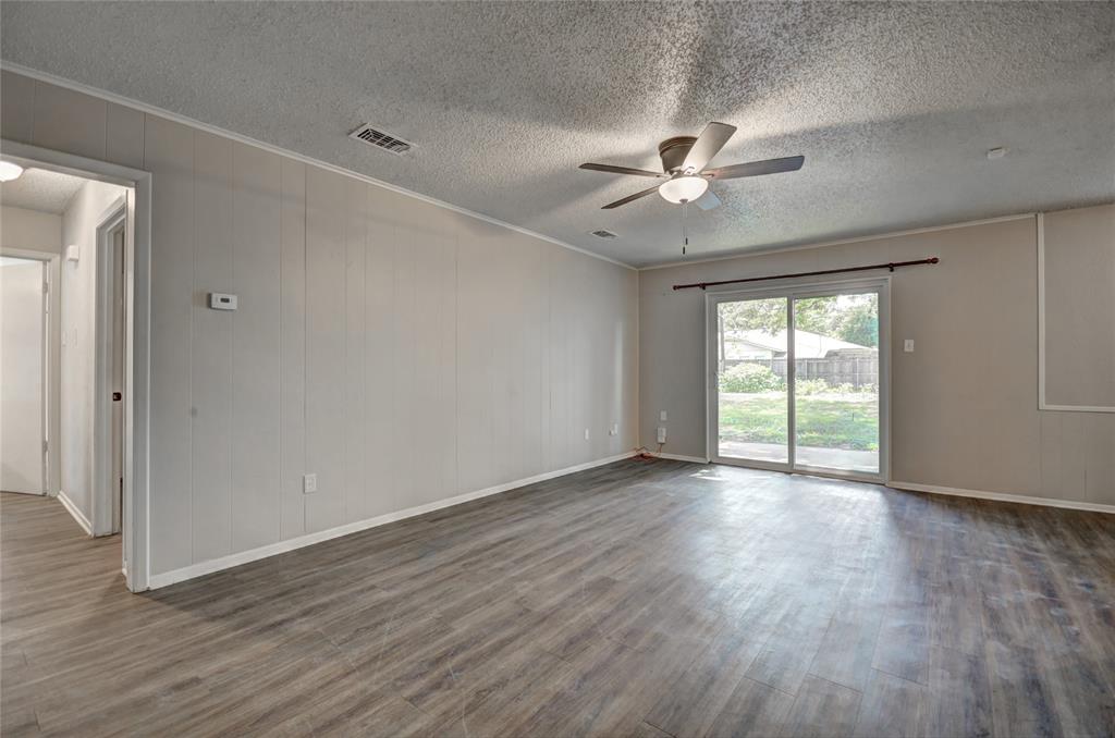 Oakwood Park East Add - Residential Lease