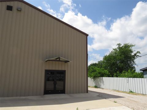 Photo of 12069 Joyce Lane #3, Roanoke, TX 76262 (MLS # 21241937)