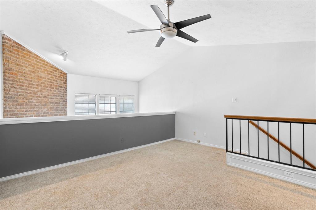 Glen Oaks Townhomes Condo - Residential