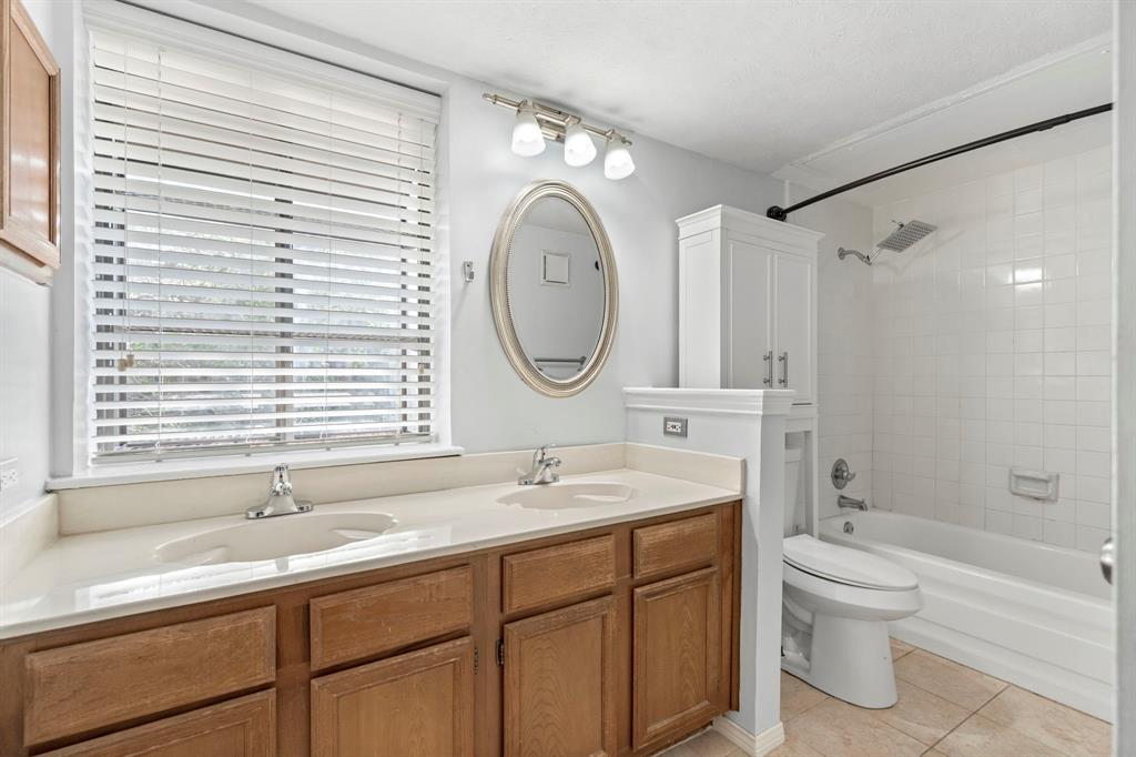 Glen Oaks Townhomes Condo - Residential