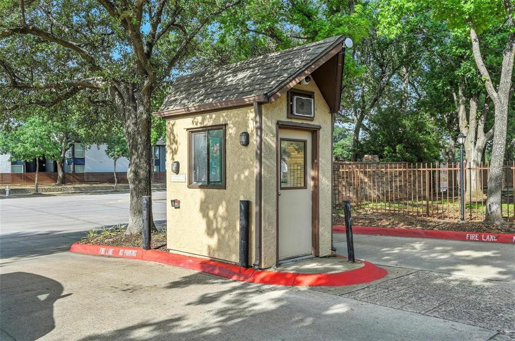 Cloisters Condo The - Residential